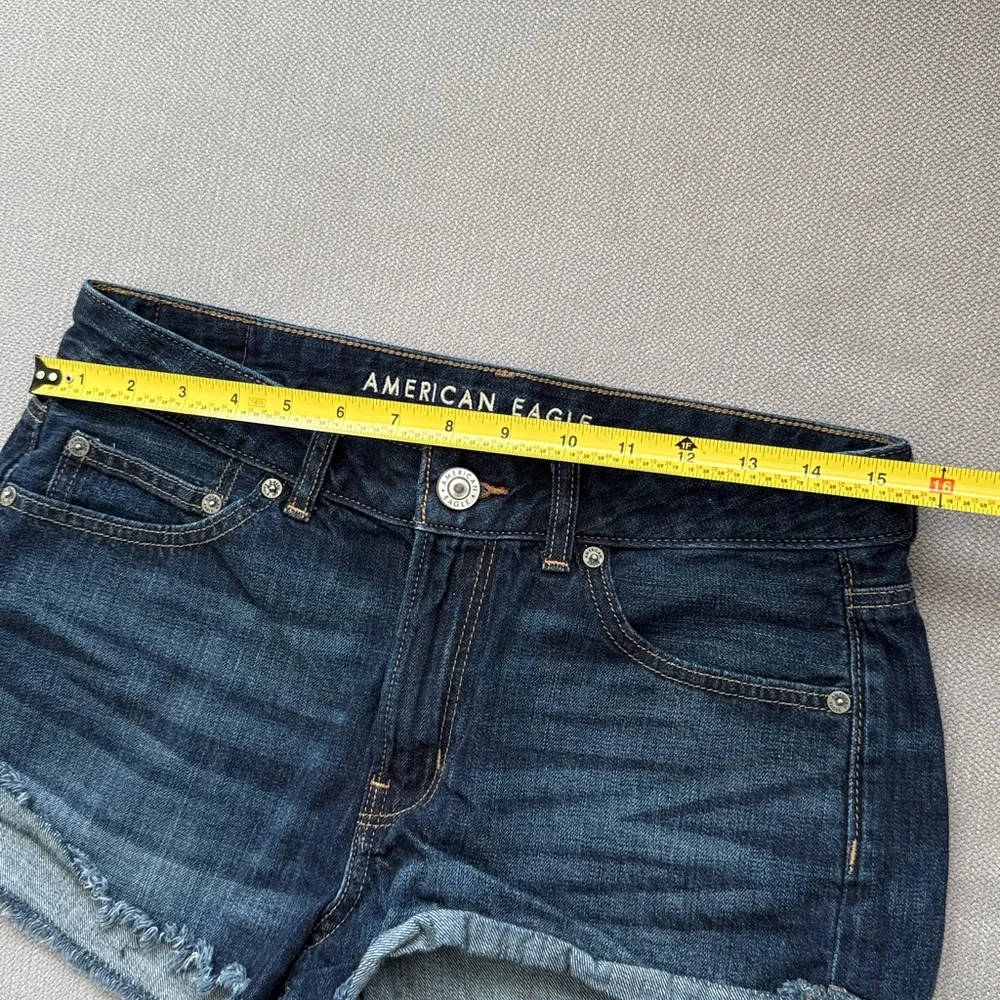American Eagle Outfitters  Tomgirl Women's Frayed Hem Jean Shorts Indigo Size 6 - Picture 5 of 7